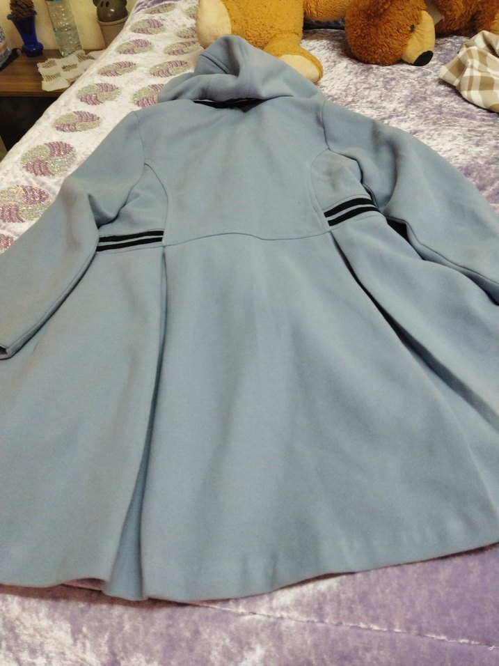 Düğmeli Açık Mavi Kaban - Görsel 3