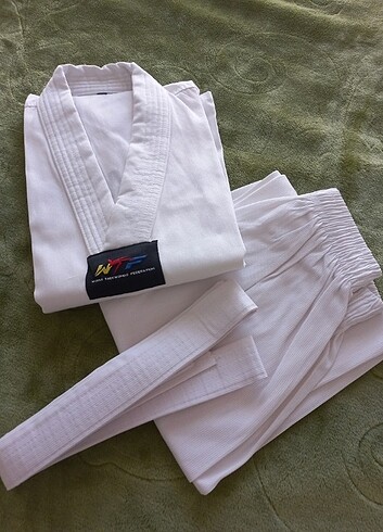 8 Yaş Beden beyaz Renk Taekwondo Kıyafeti 