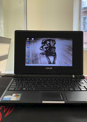 Siyah Asus Laptop