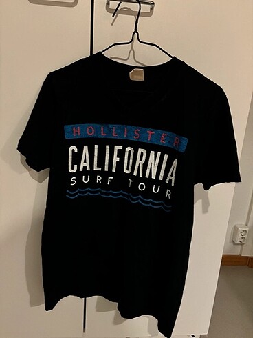 Hollister tshirt