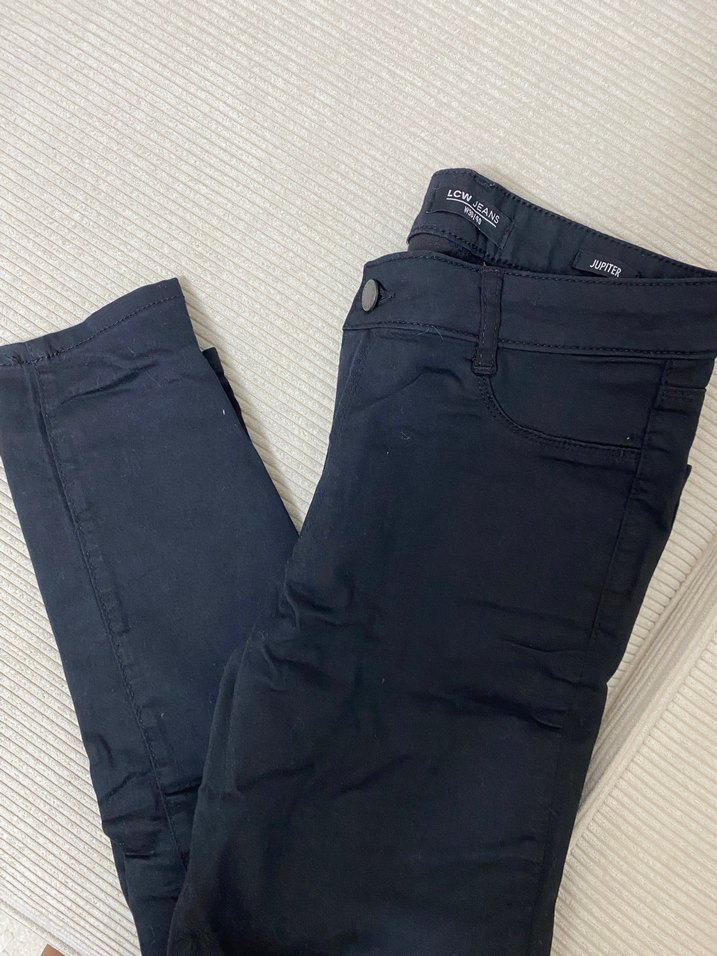 Düğmeli Siyah Dar Kesim Kadın Kot Pantolon - Görsel 2