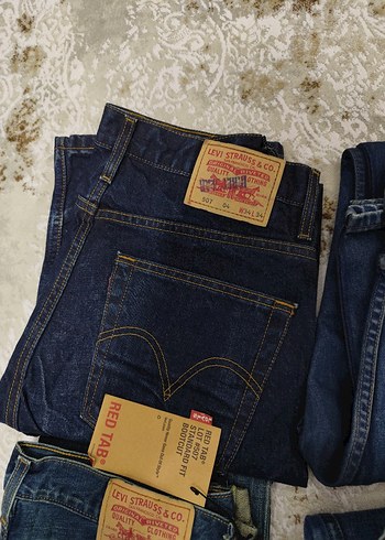 Levis Koyu Mavi Denim Jean