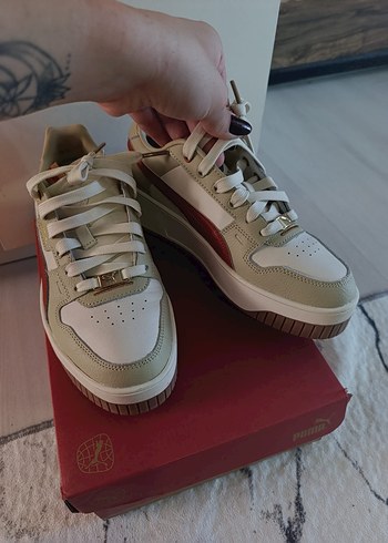 37,5 Beden Puma Kadın Sneaker