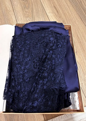 Parlak Mavi İnce Askılı Kadın Gecelik - Görsel 2