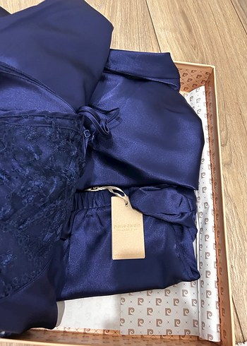 Parlak Mavi İnce Askılı Kadın Gecelik - Görsel 3