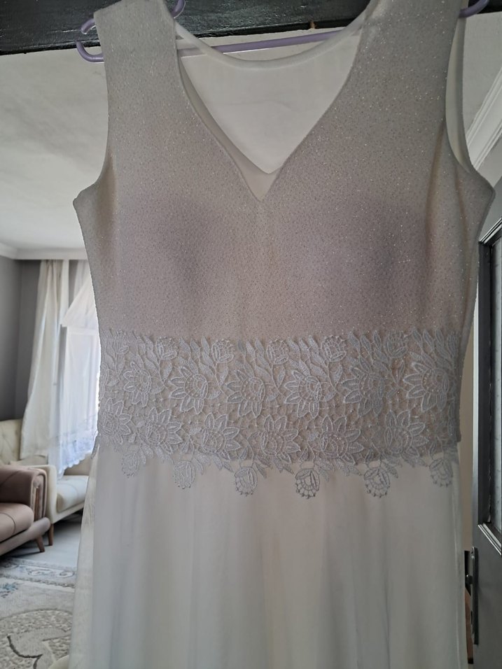 V Yaka Beyaz elbise - Görsel 2