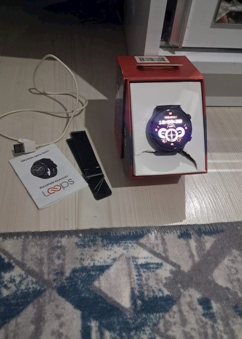 Siyah Akıllı Saat ve Yedek Kayış - Görsel 3