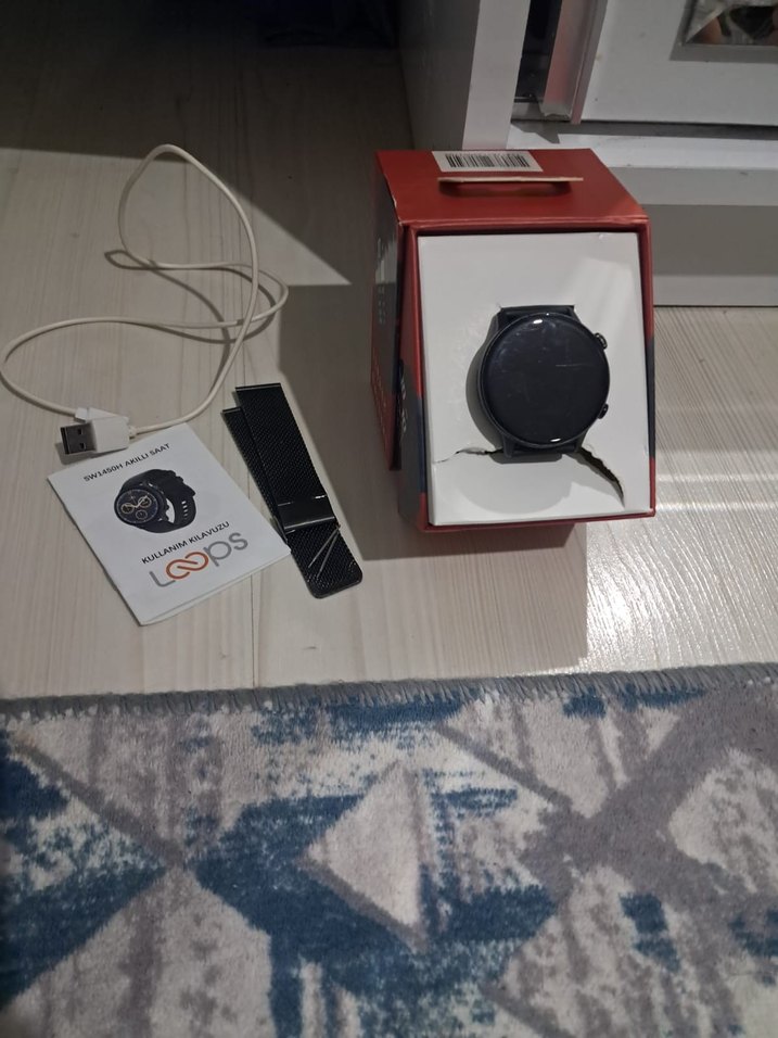 Siyah Akıllı Saat ve Yedek Kayış - Görsel 4