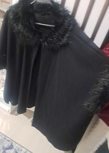 Siyah Kadın Kürk Detaylı Midi Panço - Görsel 2