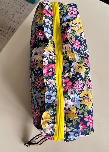 Çiçek Desenli Renkli Kadın Makyaj Çantası - Görsel 3