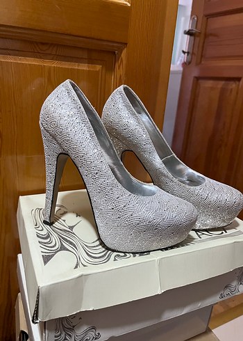 Gri Yılan Desenli Platform Topuklu Kadın Ayakkabı - Görsel 2