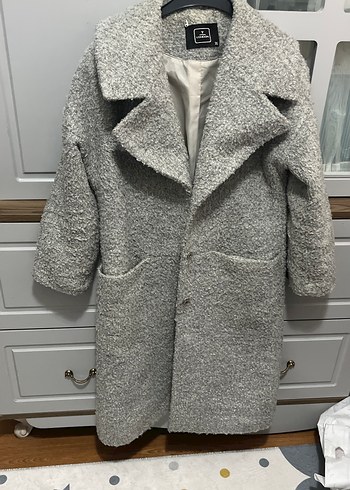 Gri Kabarık Dokulu Kadın Kaban - Görsel 2