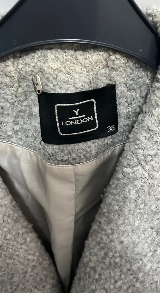 Gri Kabarık Dokulu Kadın Kaban - Görsel 3