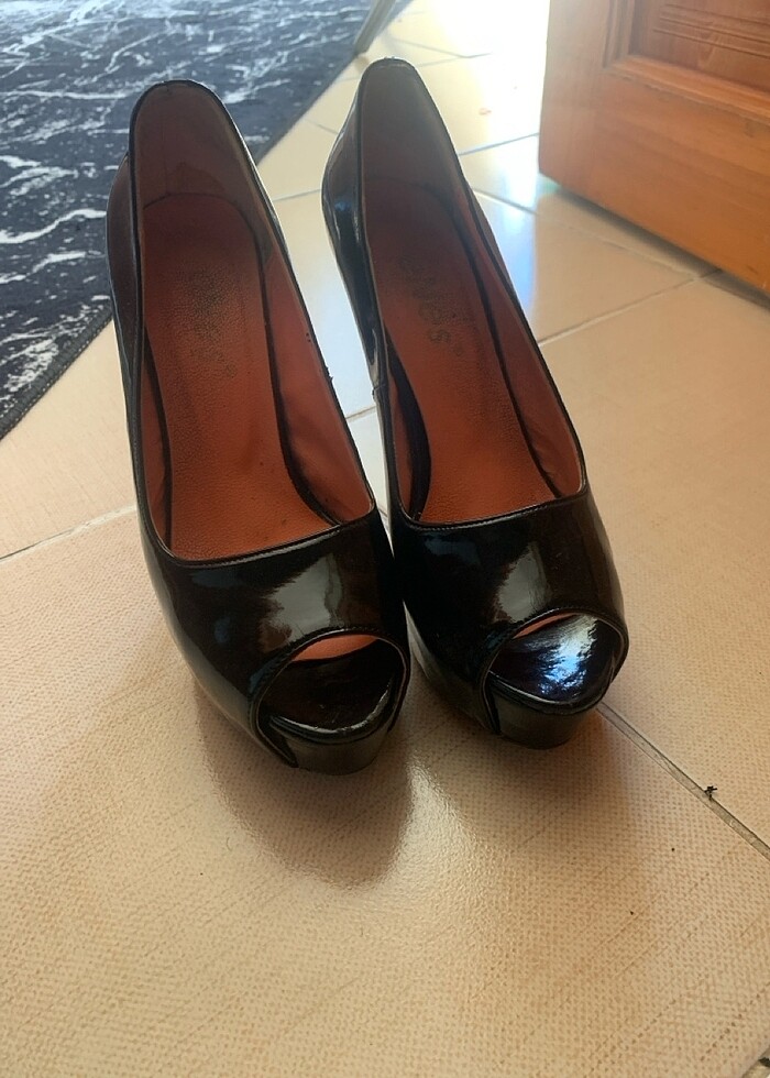 Rugan topuklu ayakkabı - Görsel 2