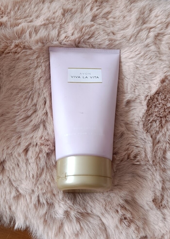 Avon Viva la Vita parfümlu vücut losyonu 150 ml - Görsel 2