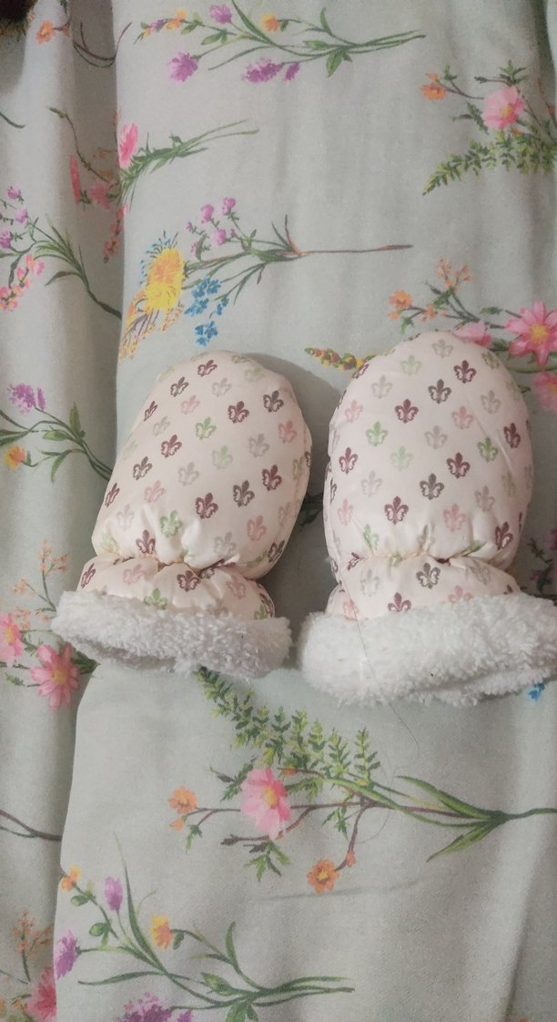 eldivenli Kız Bebek Beyaz Kapüşonlu Tulum - Görsel 4