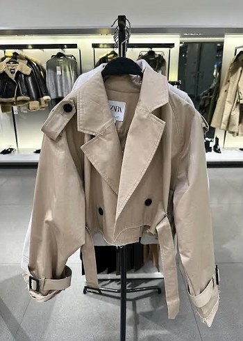 Zara Bej Kemerli Kısa Kadın Trençkot