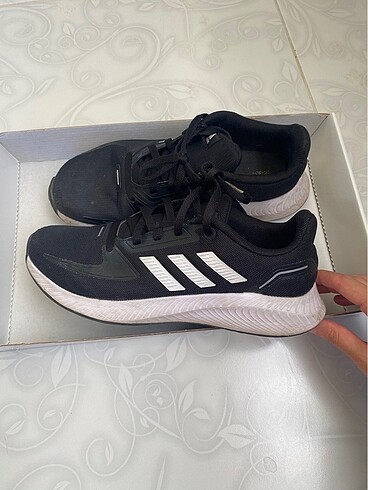 Adidas spor ayakkabı