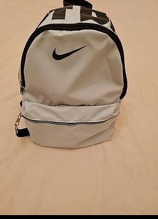 Nike Sırt Çantasi