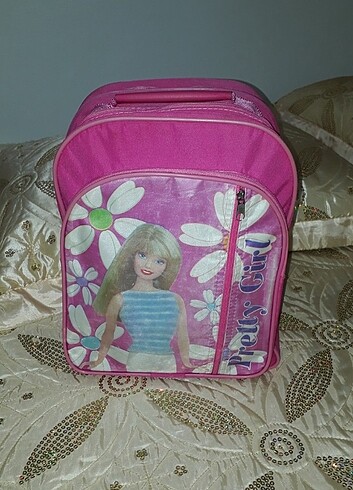 Kız çocuğu okul çantası 