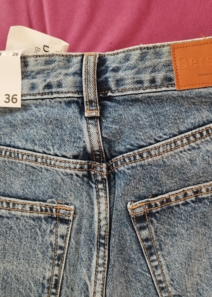 Bershka denim 90's mavi Jean pantolon - Görsel 4