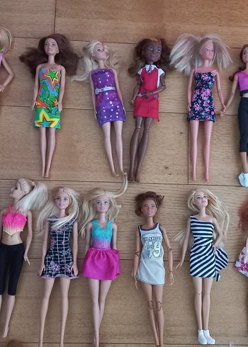 Çeşitli renklerde bebekler - Görsel 2