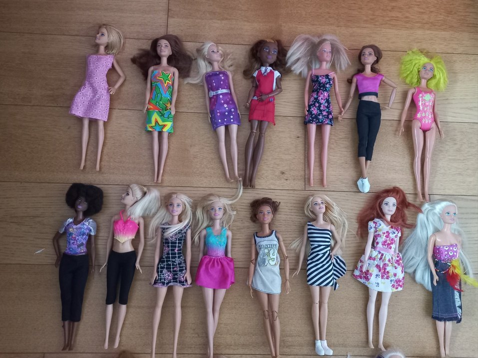 Çeşitli renklerde bebekler - Görsel 2