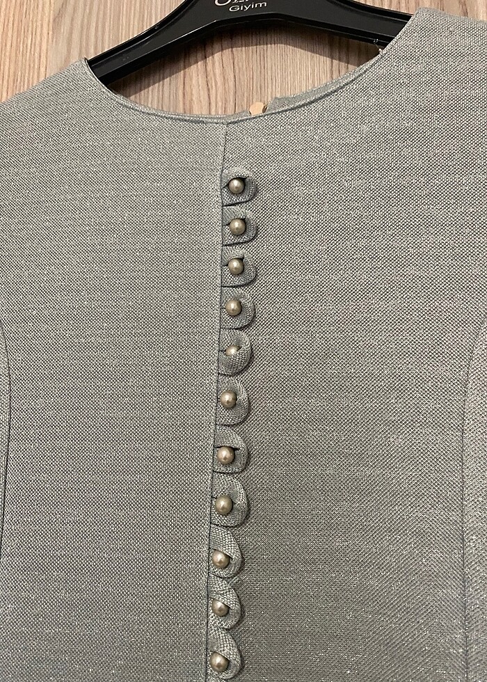 Simli yeşil tesettür elbise - Görsel 3