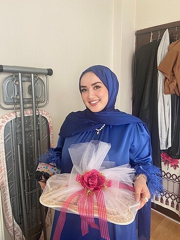Saten elbıse