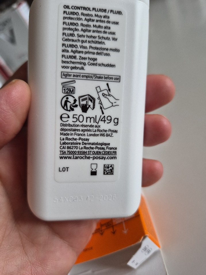 La Roche-Posay Anthelios UVmune 400 SPF 50+ Yağ Kontrol Sıvısı - Görsel 3