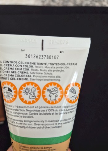 la roche posey ANTHELIOS UVMUNE tinted 50ml - Görsel 3