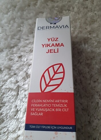 Diğer DERMAVIA YÜZ YIKAMA JELİ