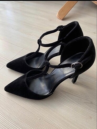 Ataköy marka siyah topuklu ayakkabı