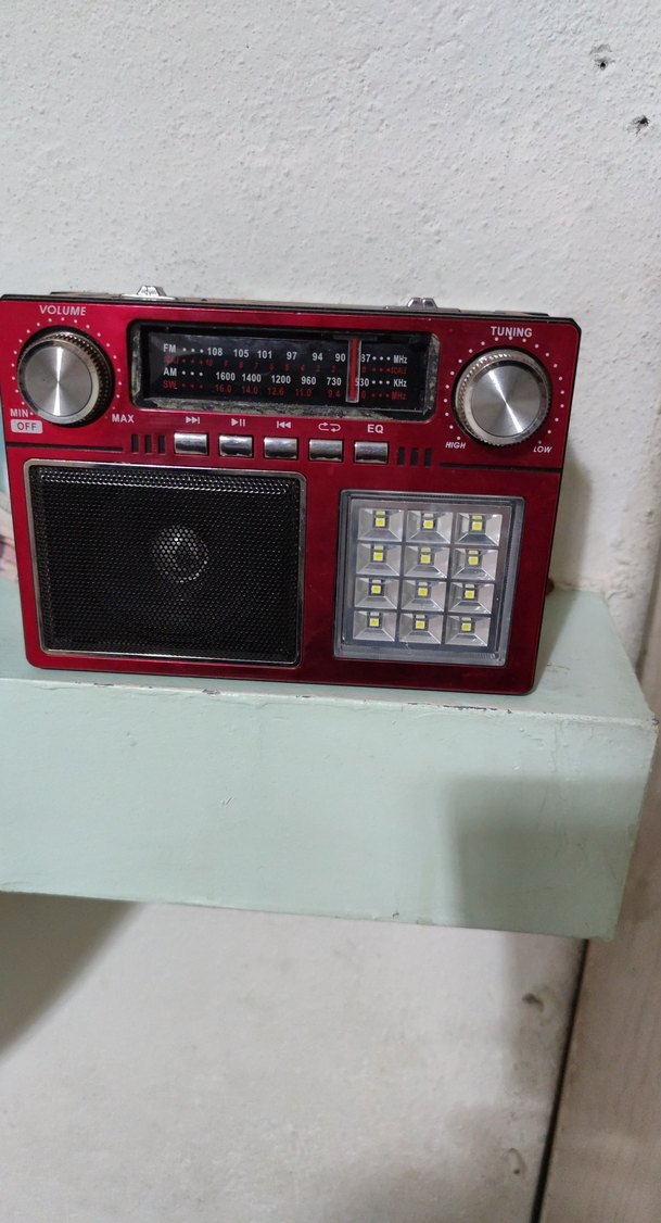 Kırmızı Renkli Müzik Sistemi - Görsel 2