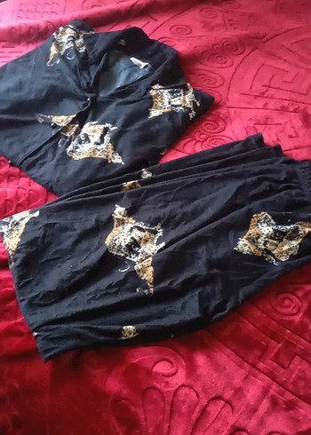 Siyah Desenli Kadın Saten Pijama Takımı - Görsel 5