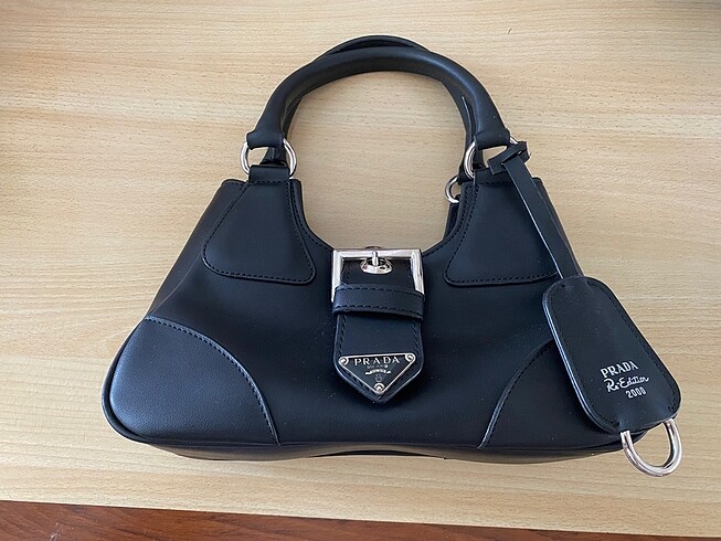 Prada çanta