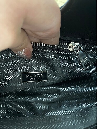  Beden siyah Renk Prada çanta