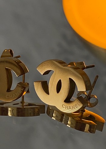 Chanel Altın Renk Mini Küpeler
