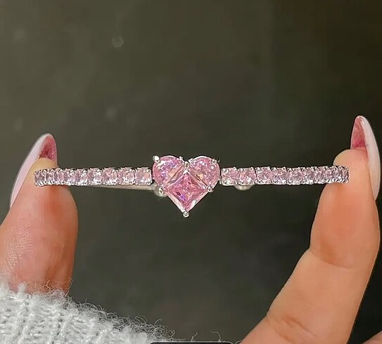 Pembe kalpli taşlı bileklik