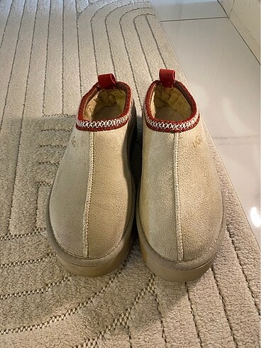 Bej rengi ugg
