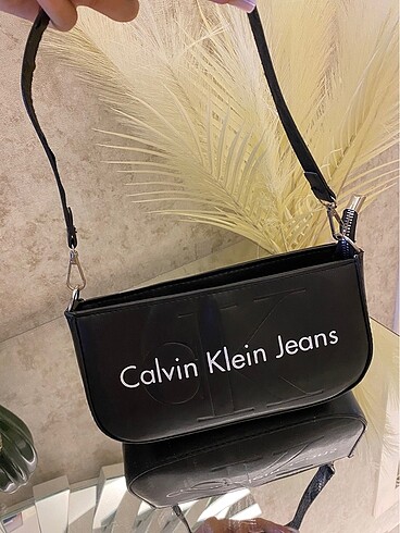 Siyah calvin klein baget çanta