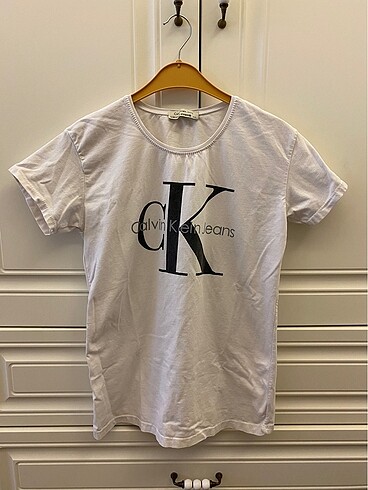 Beyaz calvin klein tişört