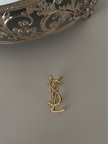 Ysl broş