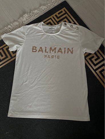 Beyaz balmain tişört