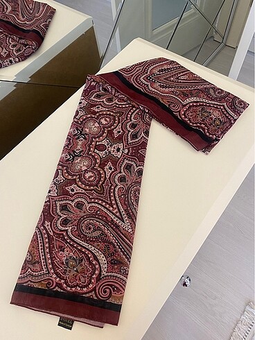 Bordo etnik desenli şal