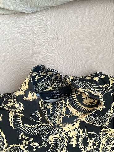 Bershka Bershka ejderha yılan desenli dijital dik yaka crop