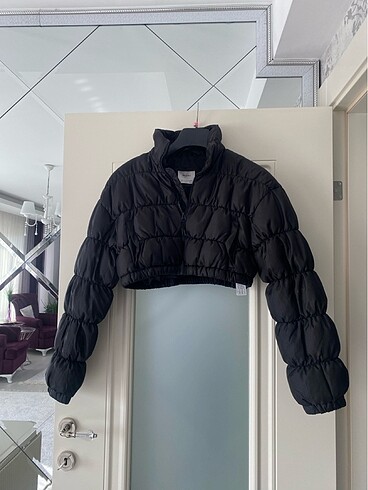 Bershka crop mont