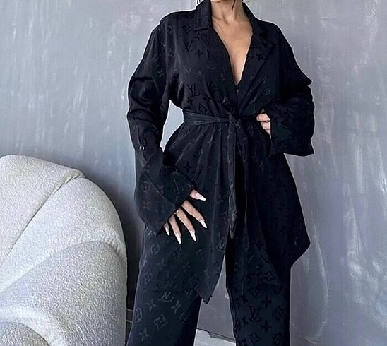 Louis vuitton jakarlı takım