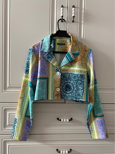 Tasarım Etnik desenli dubai crop blazer ceket