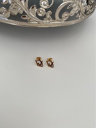 Dior küçük küpe